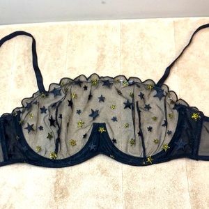 VICTORIA’S SECRET lace bra